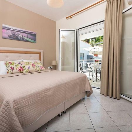 Pension Giannis Αdults Only Коинира Экстерьер фото