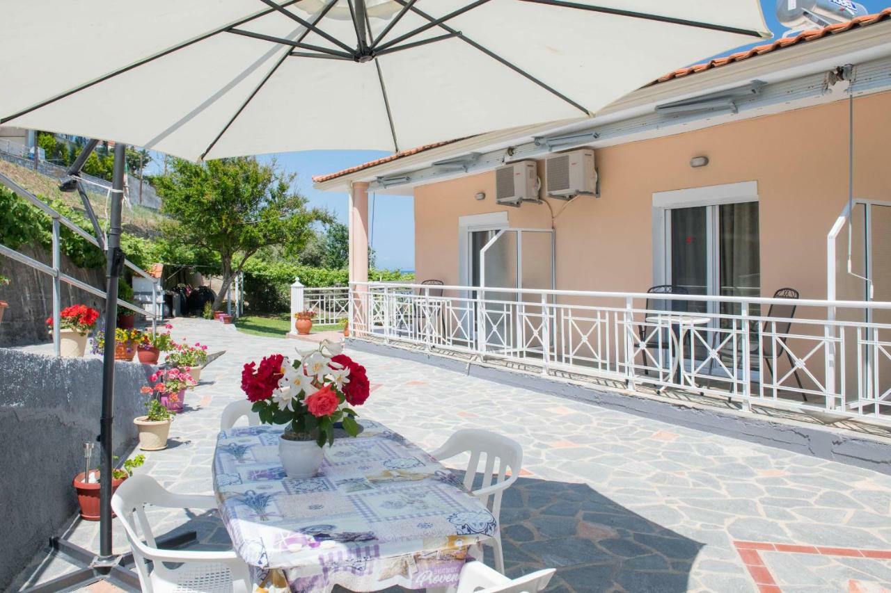 Pension Giannis Αdults Only Коинира Экстерьер фото