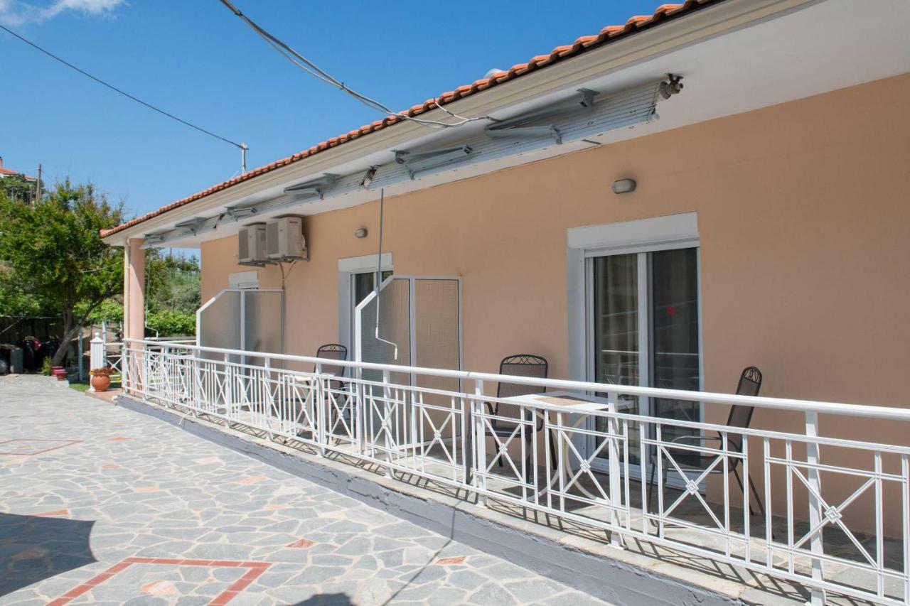 Pension Giannis Αdults Only Коинира Экстерьер фото
