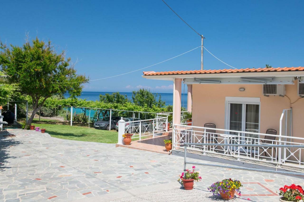 Pension Giannis Αdults Only Коинира Экстерьер фото