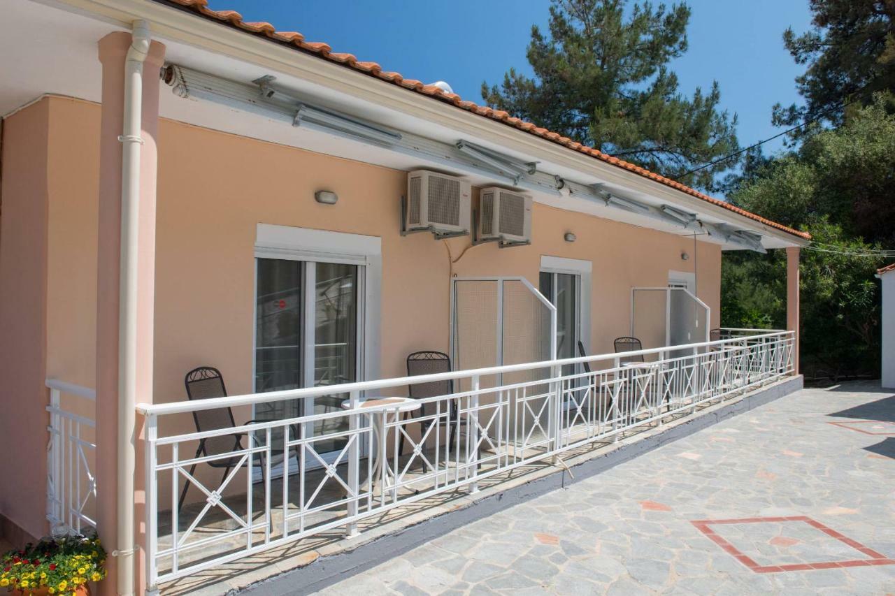 Pension Giannis Αdults Only Коинира Экстерьер фото
